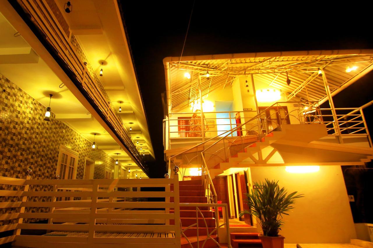 Oyo 4867 Royal Homes Alappuzha Экстерьер фото