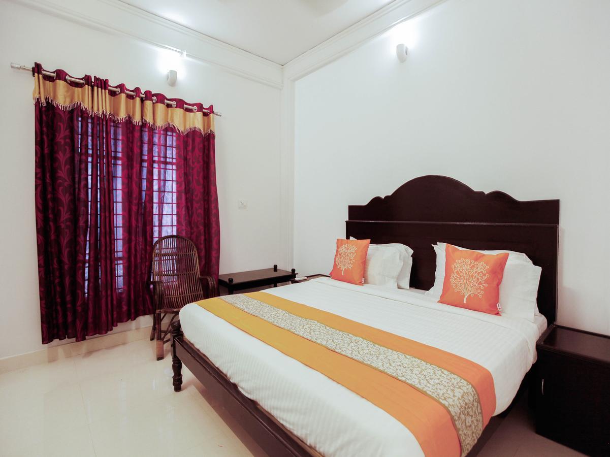 Oyo 4867 Royal Homes Alappuzha Экстерьер фото