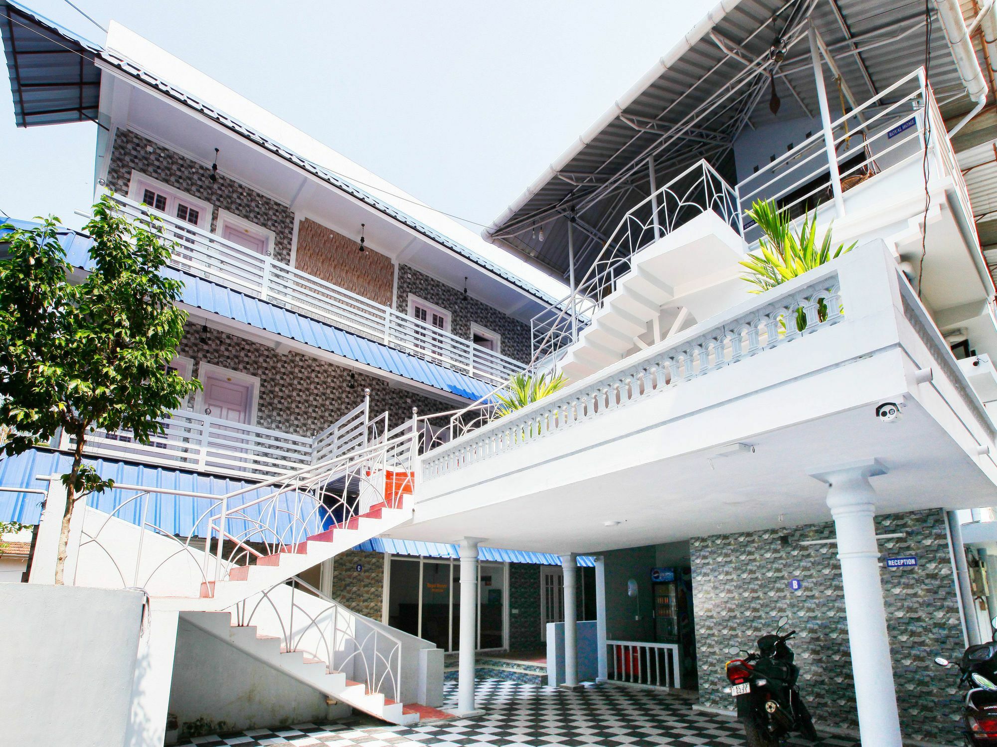 Oyo 4867 Royal Homes Alappuzha Экстерьер фото